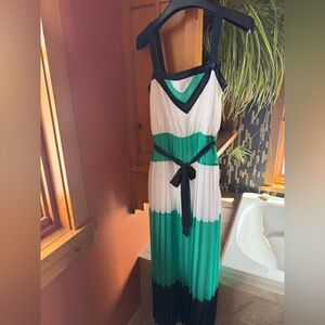 Banana Republic White and Green Pleated Maxi Dress with Black Trim